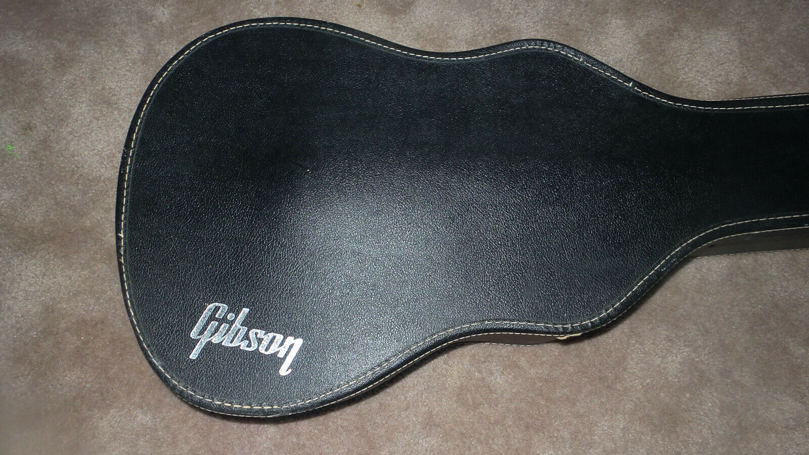 Vintage Gibson Guitar Case in Excellent condition,