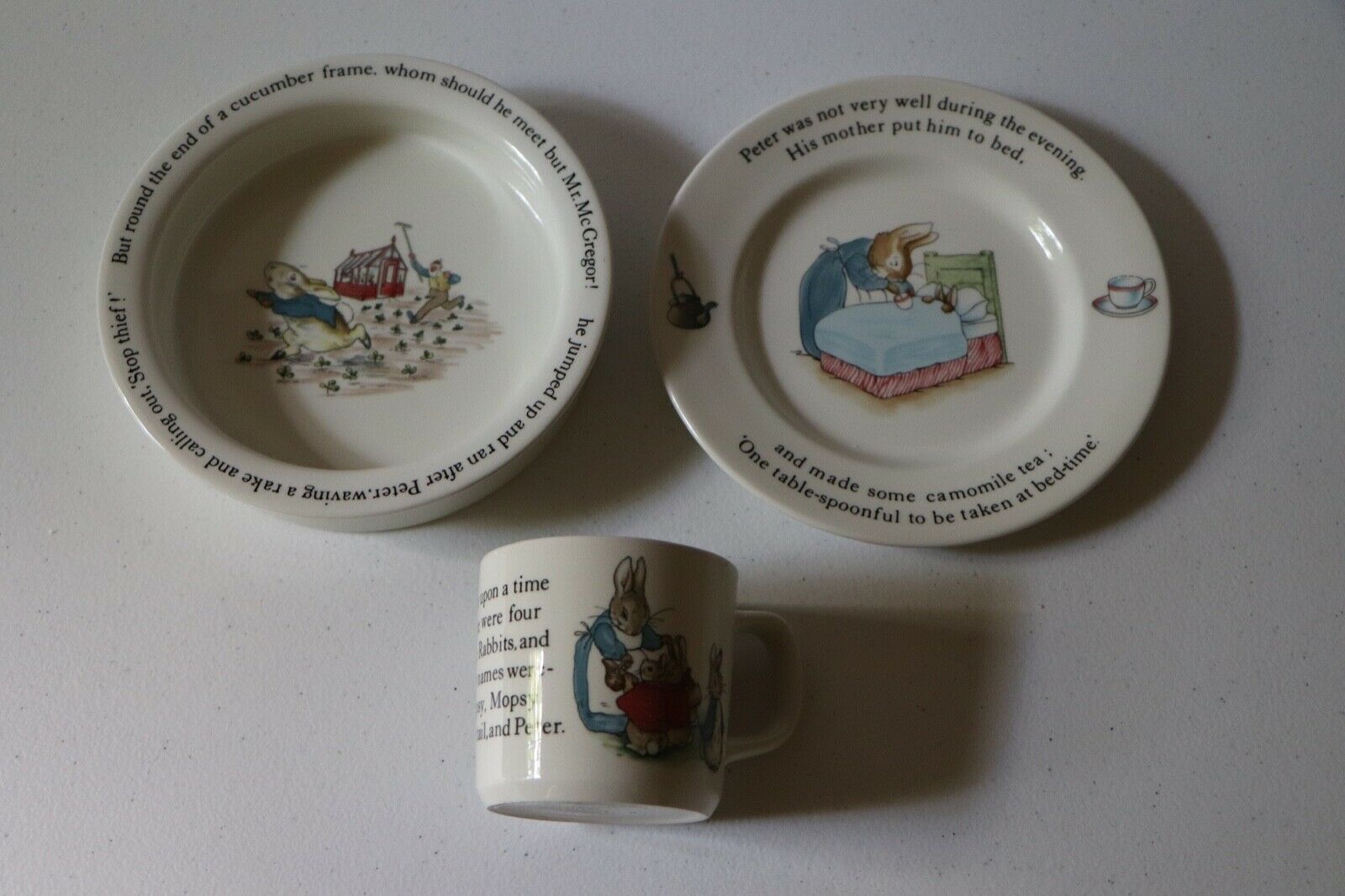 Wedgewood Peter Rabbit Nursery Pottery Dinnerware Set - Good Vintage Condition