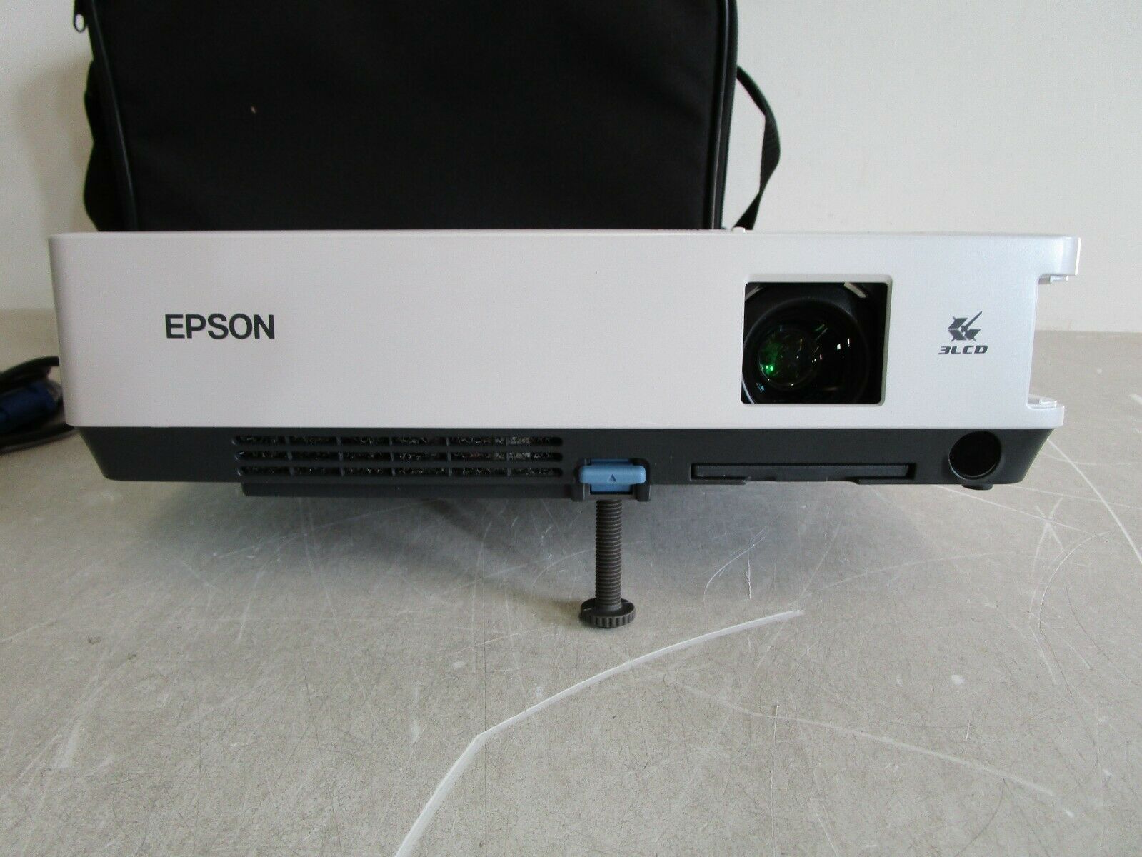 Epson EMP-1705 LCD Projector